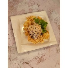 Салат из языка, курицы, грибов под лепестками миндаля, 150 гр.